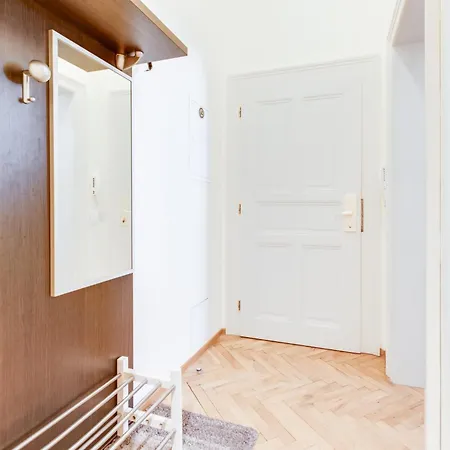 Halkova 5 Near Wenceslas Square Apartament